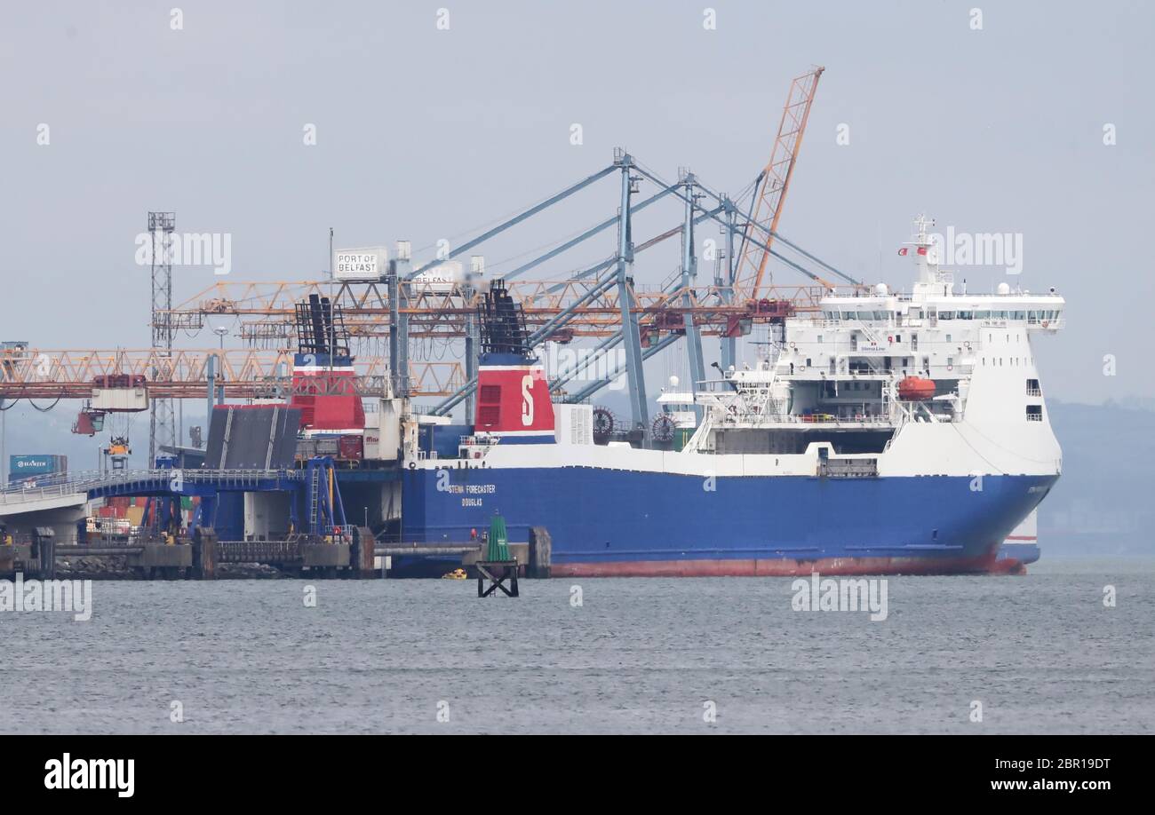 Un traghetto Stena Line nel porto di Belfast, come i processi di trasferimento delle merci dalla Gran Bretagna all'Irlanda del Nord, sarà mantenuto ad un "minimo assoluto" dopo la fine del periodo di transizione della Brexit, ha detto il governo britannico. Foto Stock