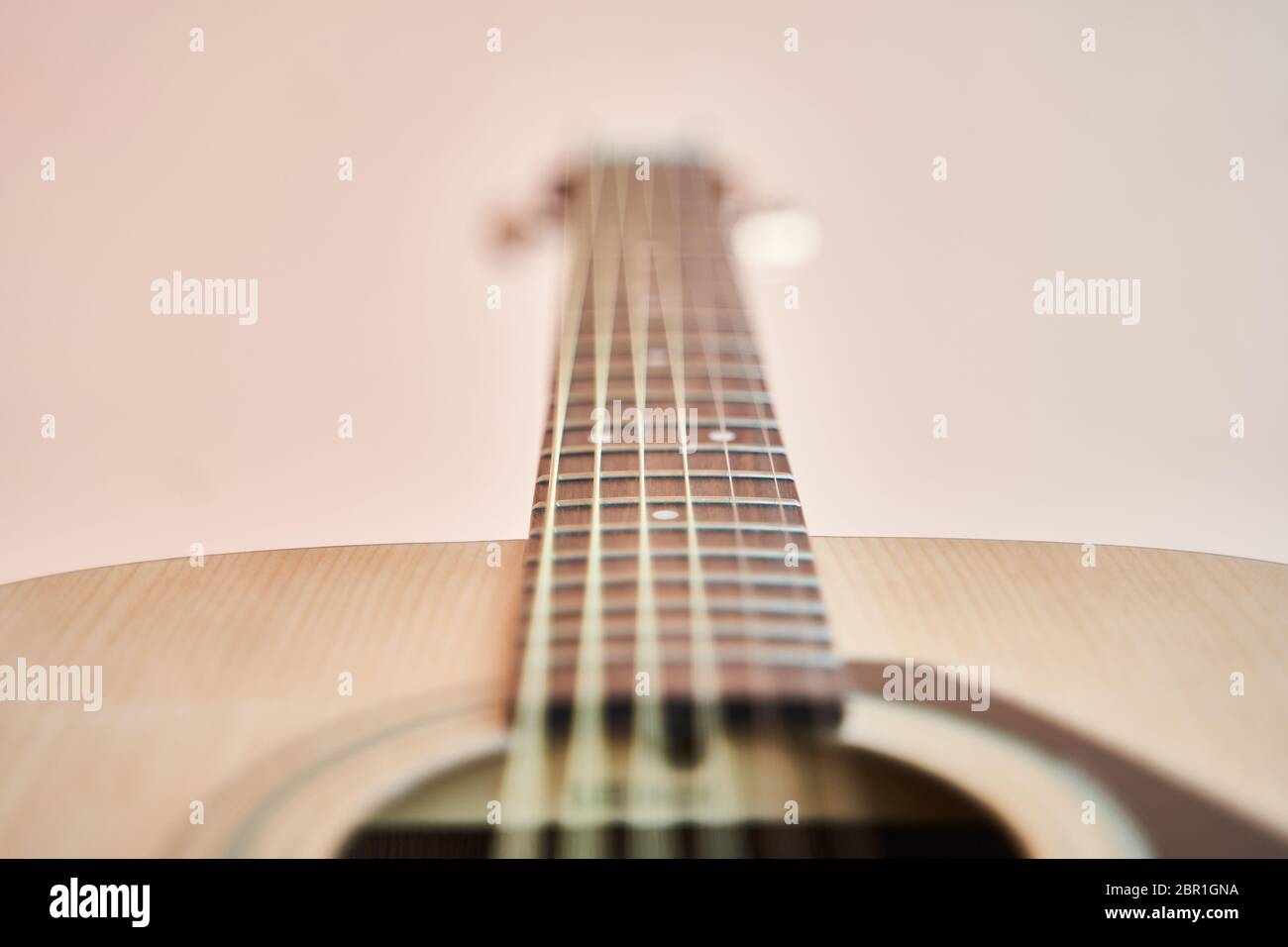 Chitarra acustica. Strumento musicale. Chitarra acustica fretboard Foto Stock