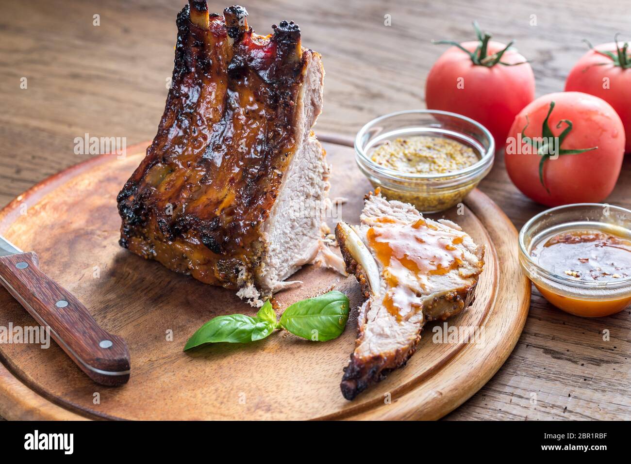 Grigliata di costolette di maiale in salsa barbecue Foto Stock