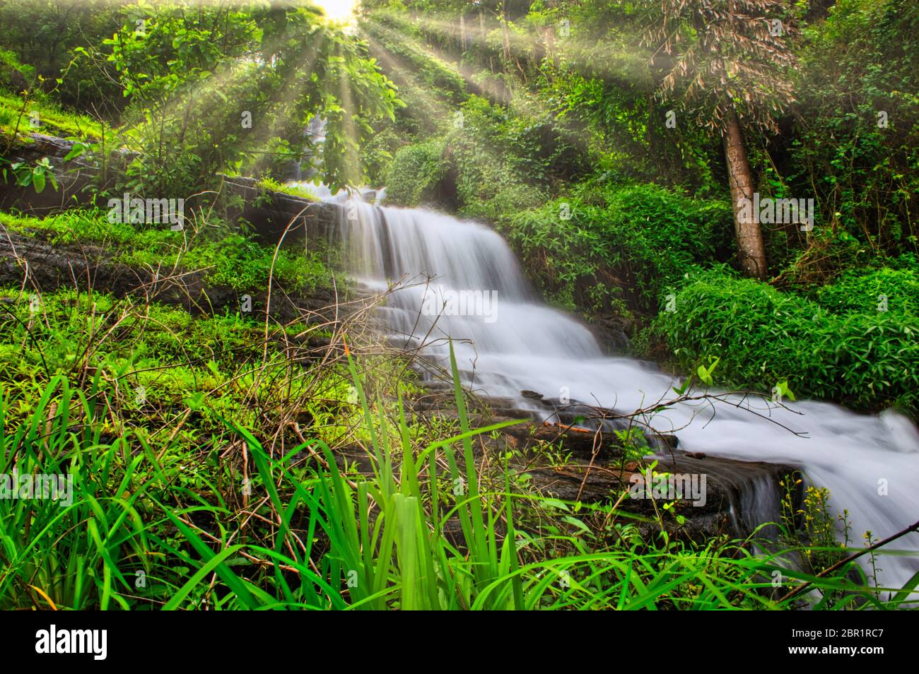 Paloorkotta bella caduta d'acqua nel distretto di Malappuram del Kerala Foto Stock
