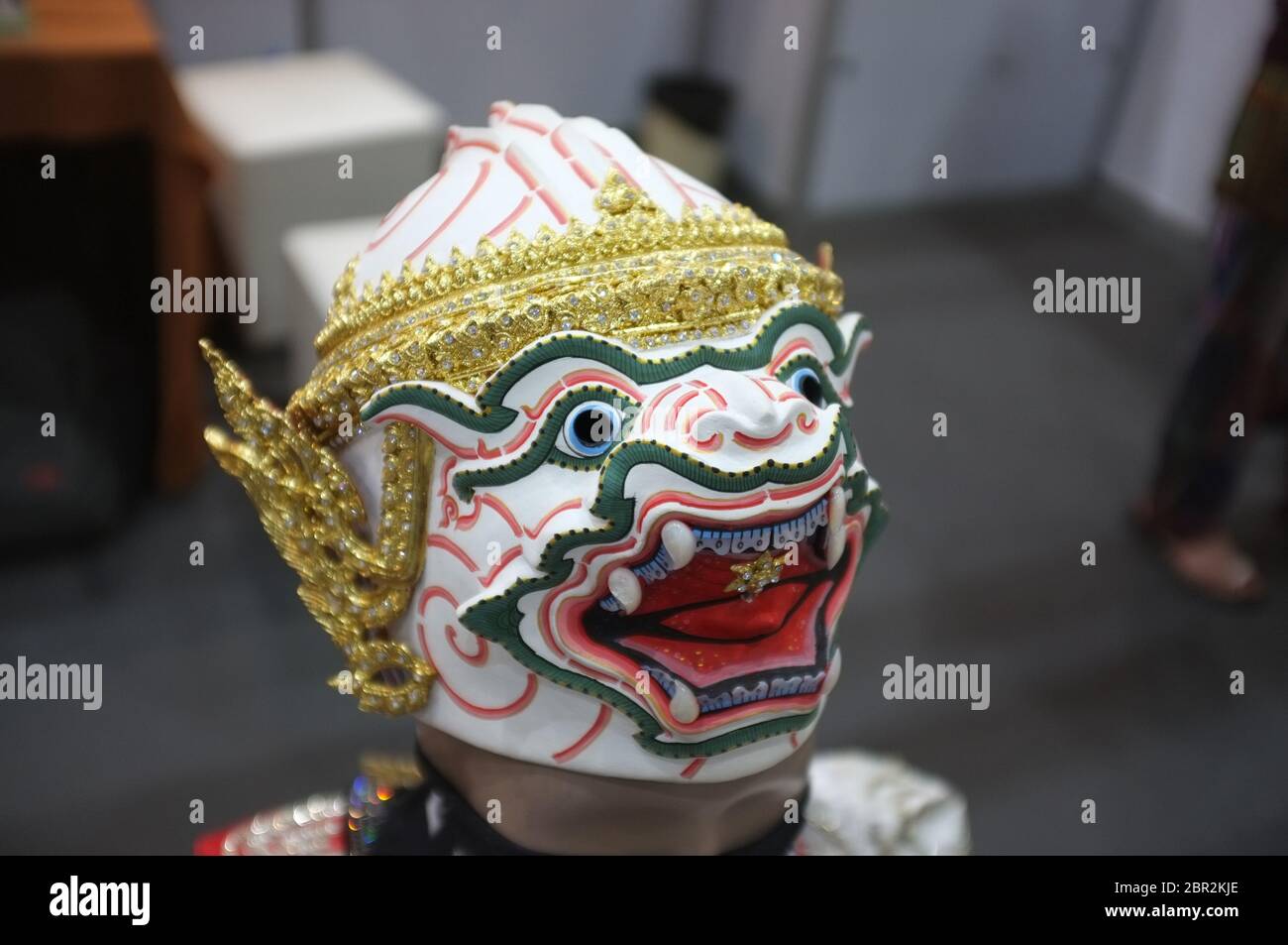 La maschera di Khon tailandese o il nome tradizionale della maschera  tailandese è Hanuman . Hanuman è un personaggio della thailandia Foto stock  - Alamy