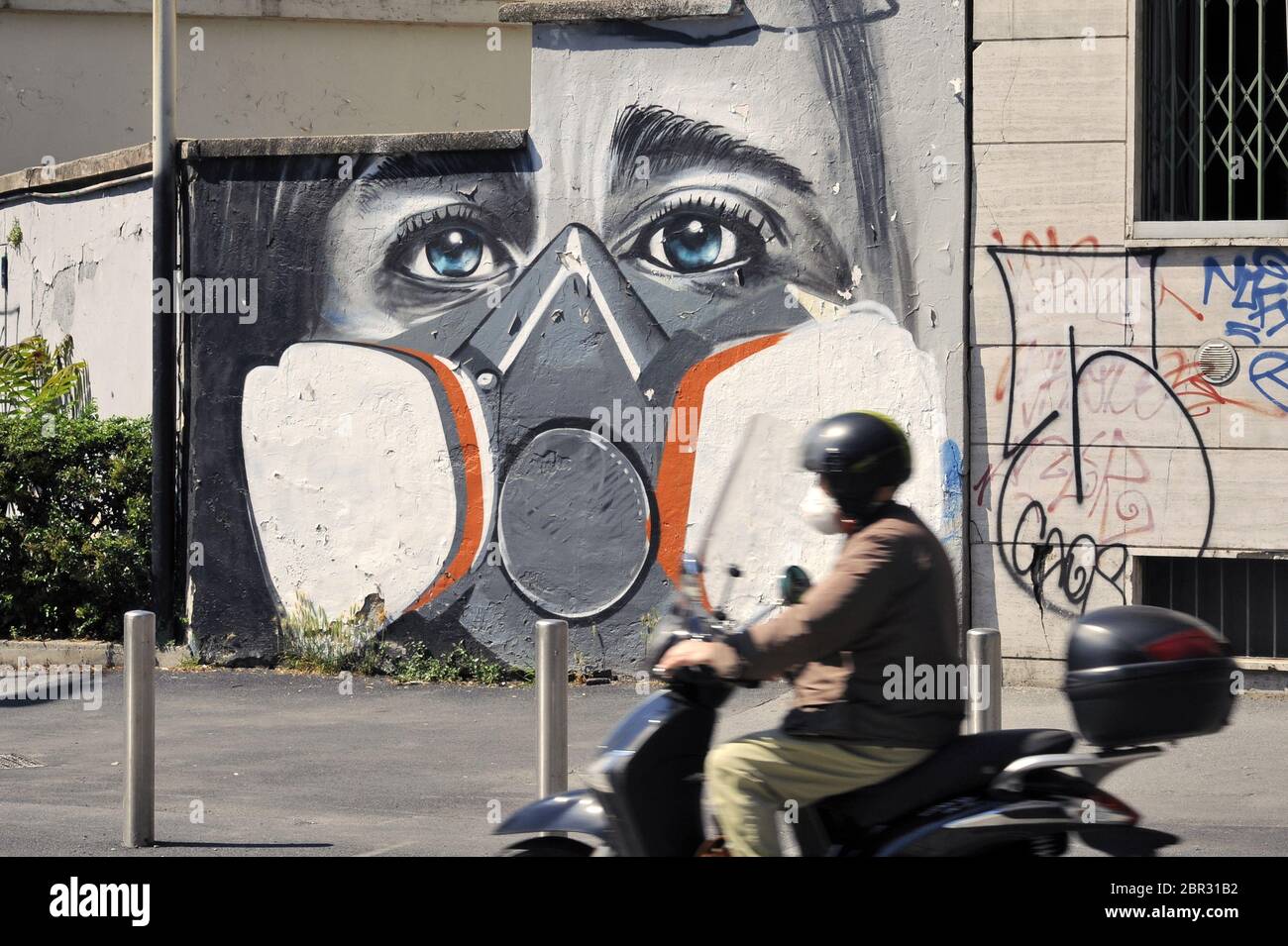 Milano (Italia), arte di strada al tempo dell'epidemia di Coronavirus Foto Stock