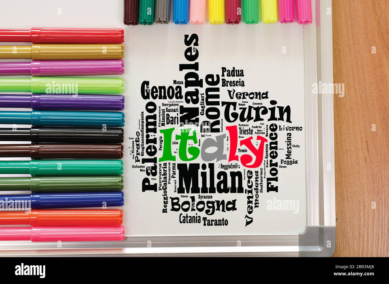 Località in Italia word cloud concetto di viaggio su sfondo whiteboard Foto Stock