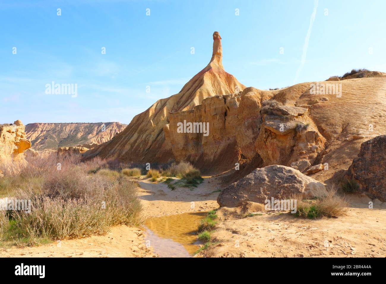 Vista panoramica del Castil de Tierra, il simbolo impressionante della regione semi-desertica naturale Bardenas Reales, UNESCO Biosfera Reserve, Navarra, Spagna Foto Stock