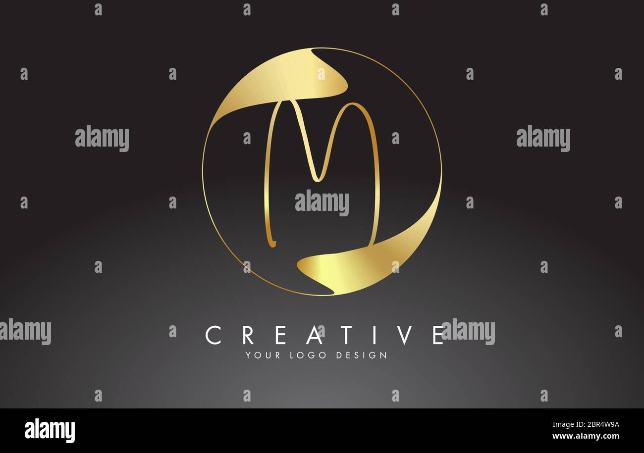 Logo iniziale con lettera scritta a mano M dal design elegante e dorato e cerchio d'onda dorata. Illustrazione vettoriale creativa in metallo lucido con lettera M. Illustrazione Vettoriale