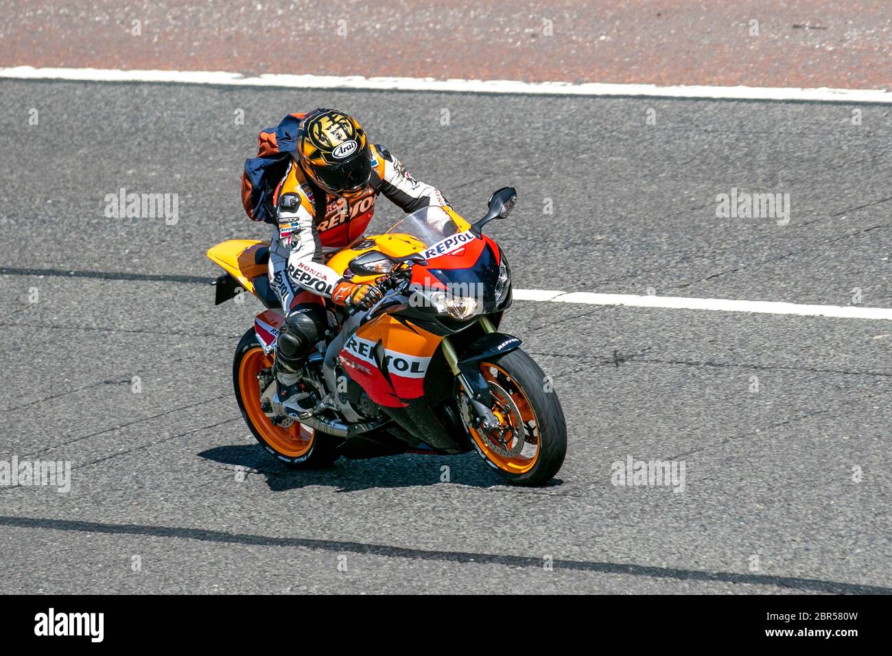 CBR Honda 250 cc RA-D Repsol ABS potente moto; motociclista; due ruote trasporto, moto, veicolo, strade, moto, l bike motociclisti che si motorano sull'autostrada M6 Chorley, UK Foto Stock