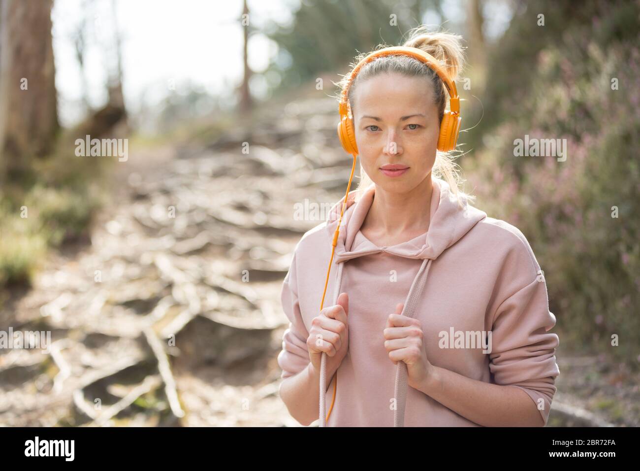 Felpa Con Cappuccio Immagini e Fotos Stock - Alamy