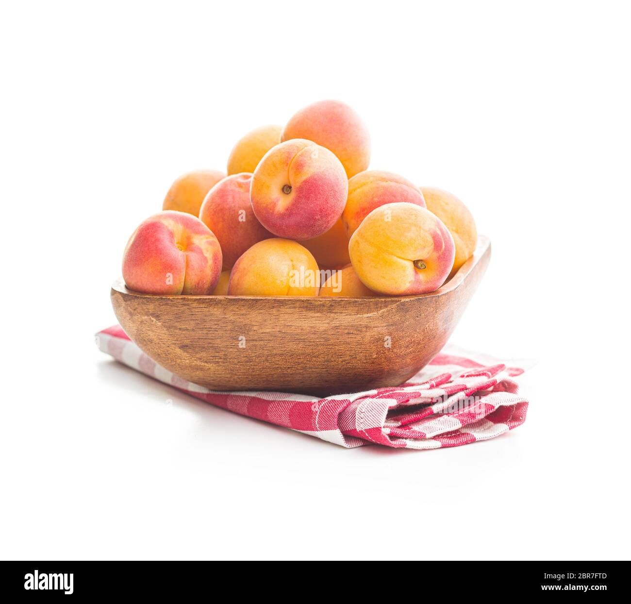 Dolce frutta albicocca nel recipiente isolato su sfondo bianco. Foto Stock