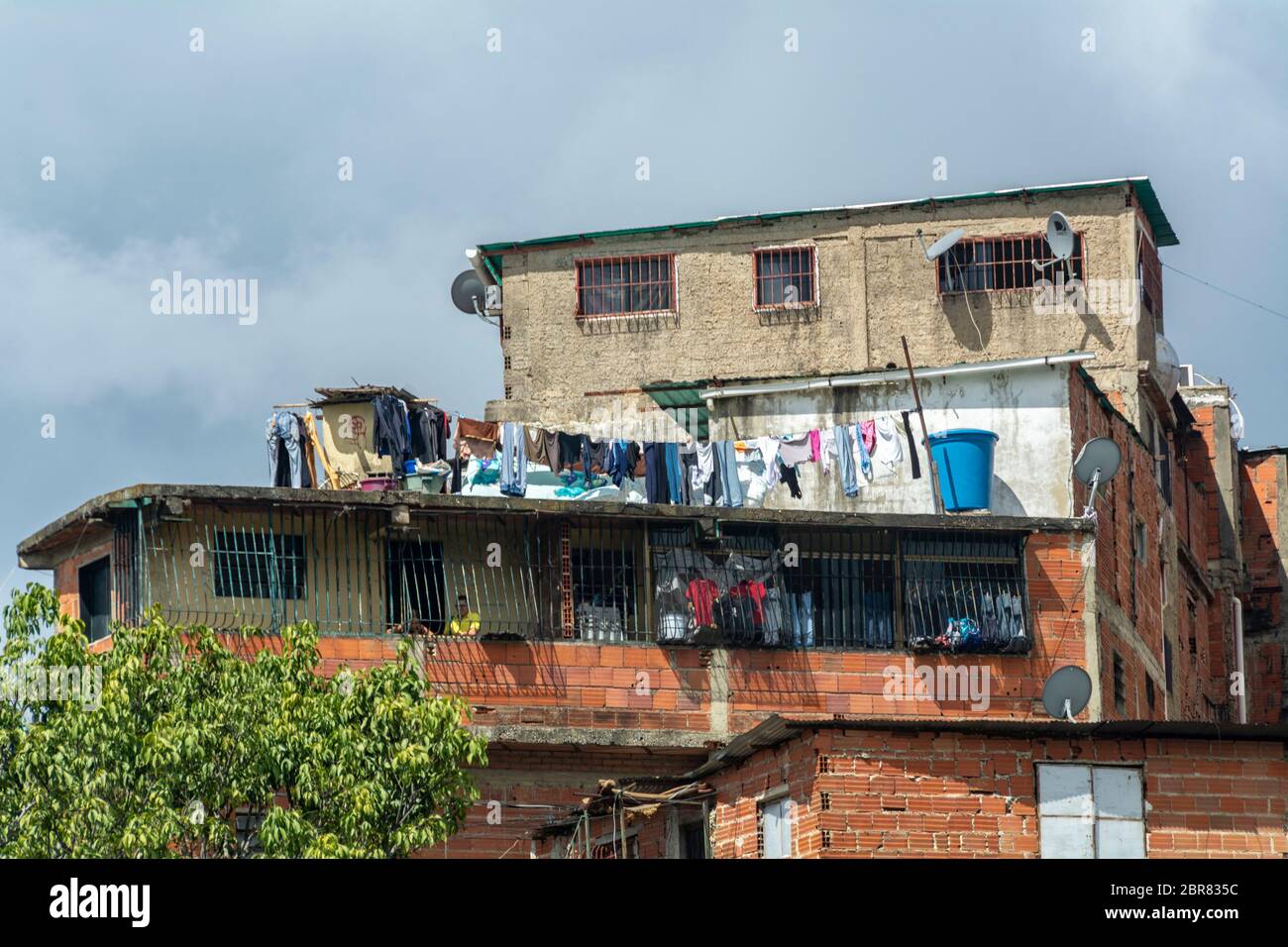 Molti utenti venezuelani sono stati lasciati senza un segnale televisivo a causa della sospensione del servizio Directv in Venezuela. AT&T Inc., titolare della società D Foto Stock