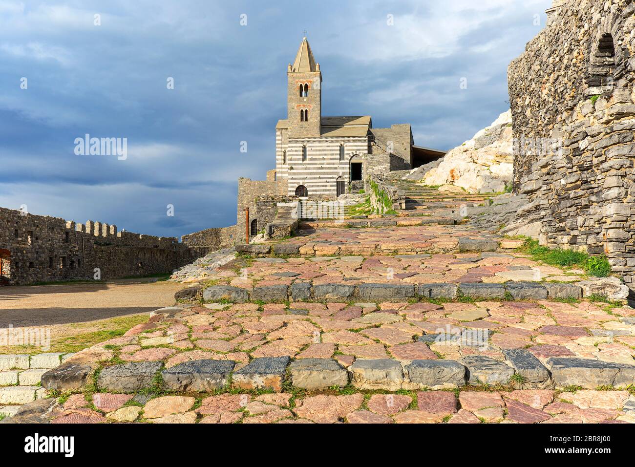 Chiesa gotica di San Pietro, edificio del XII secolo sulla collina di ston, Porto Venere, cinque Terre; Italia Foto Stock