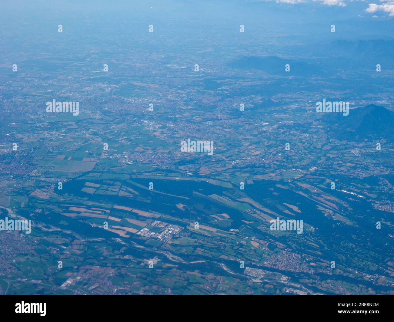 Vista aerea della provincia di Torino in Piemonte vicino aeroporto di Torino Caselle Foto Stock