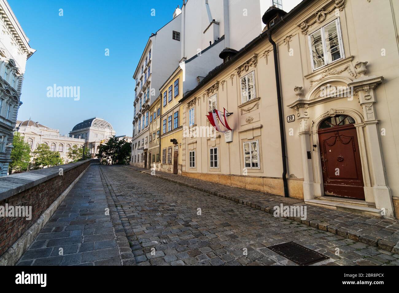 Dreimäderlhaus Vienna, Innere Stadt di Vienna con strada acciottolata Foto Stock