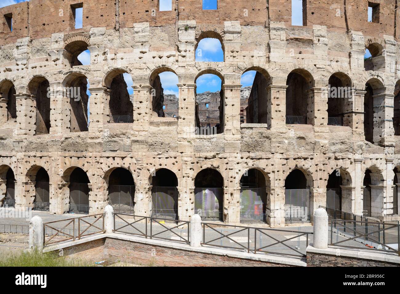 Bella vista del Colosseo a Roma, Italia Foto Stock