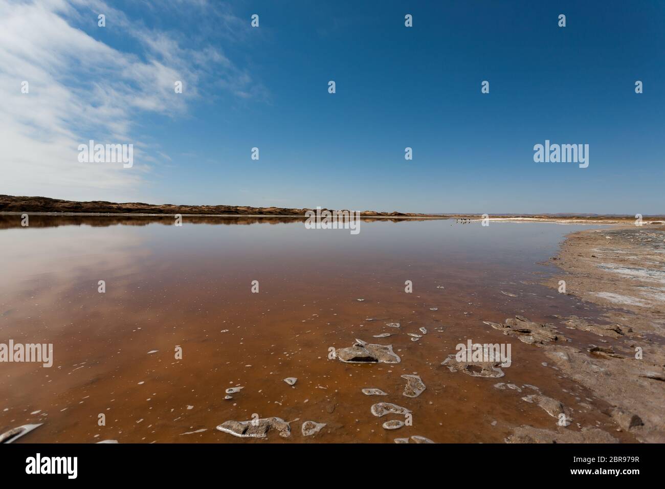 Riflessioni dal fiume Ugab bocca, Skeleton Coast, Namibia Foto Stock