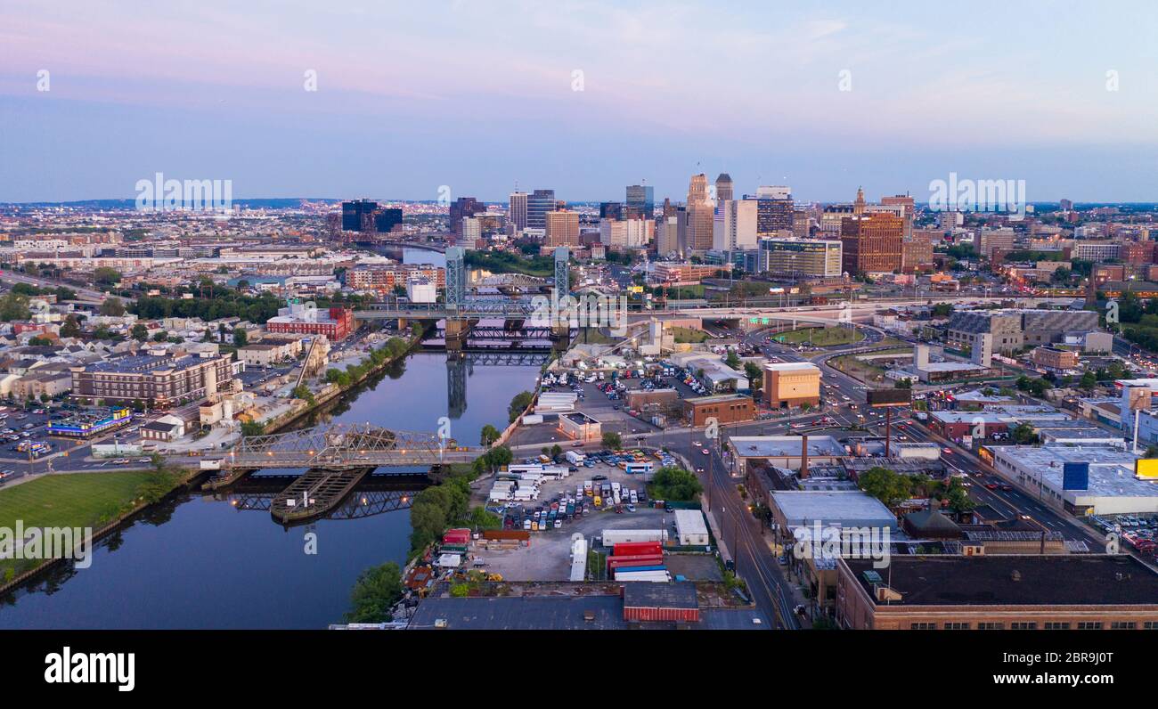 Tramonto sul centro urbano Area metropolitana di Newark New Jersey Foto Stock