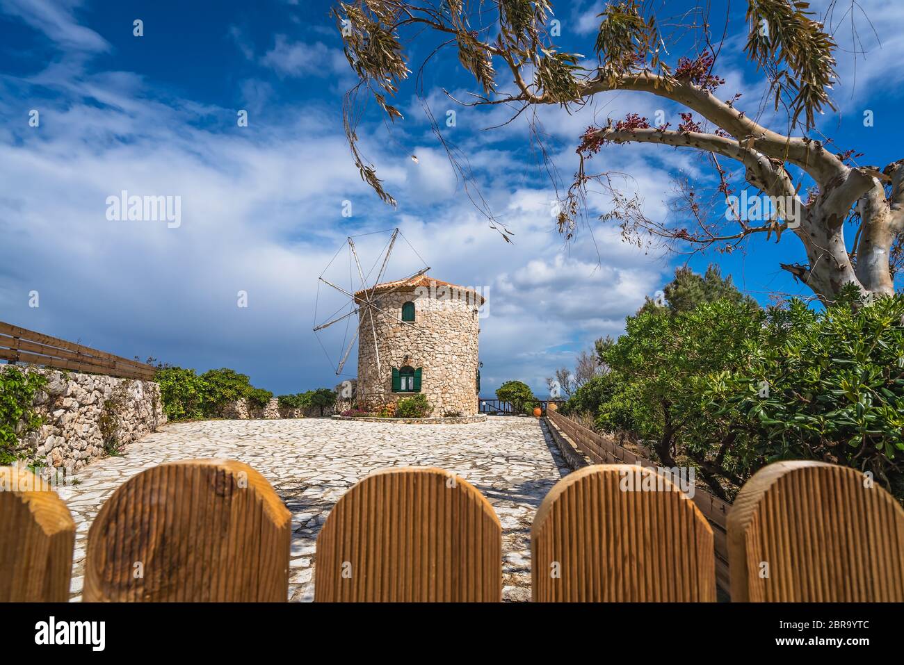 Il vecchio mulino a vento a Capo Skinari, Zante Island, Grecia Foto Stock