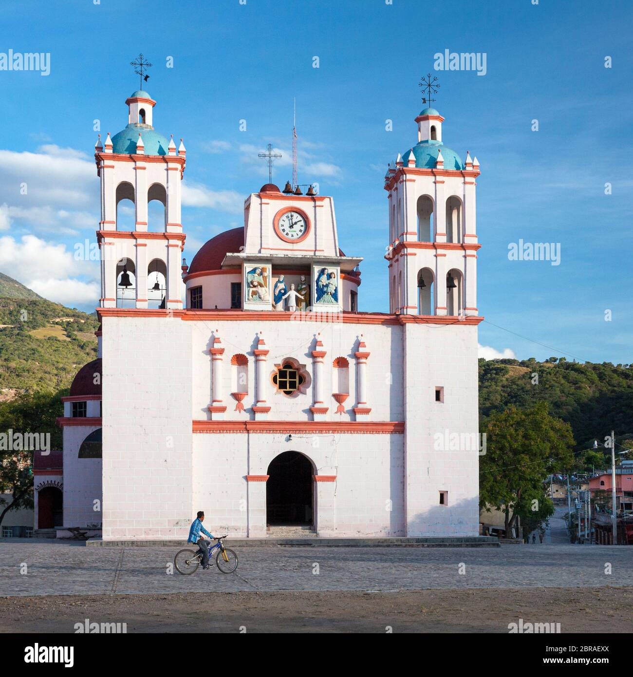 Tempio nel villaggio di Coatlan, Oaxaca, Messico Foto Stock