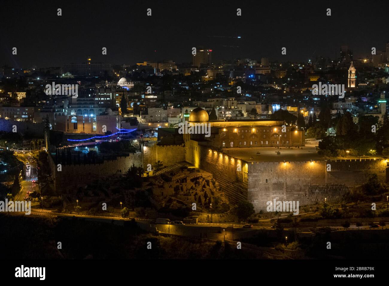 Vista al tramonto della moschea Al-Aksa costruito sulla cima del Monte del Tempio, noto come Al Aqsa composto o Haram esh-Sharif nella Città Vecchia di Gerusalemme Est Israele Foto Stock