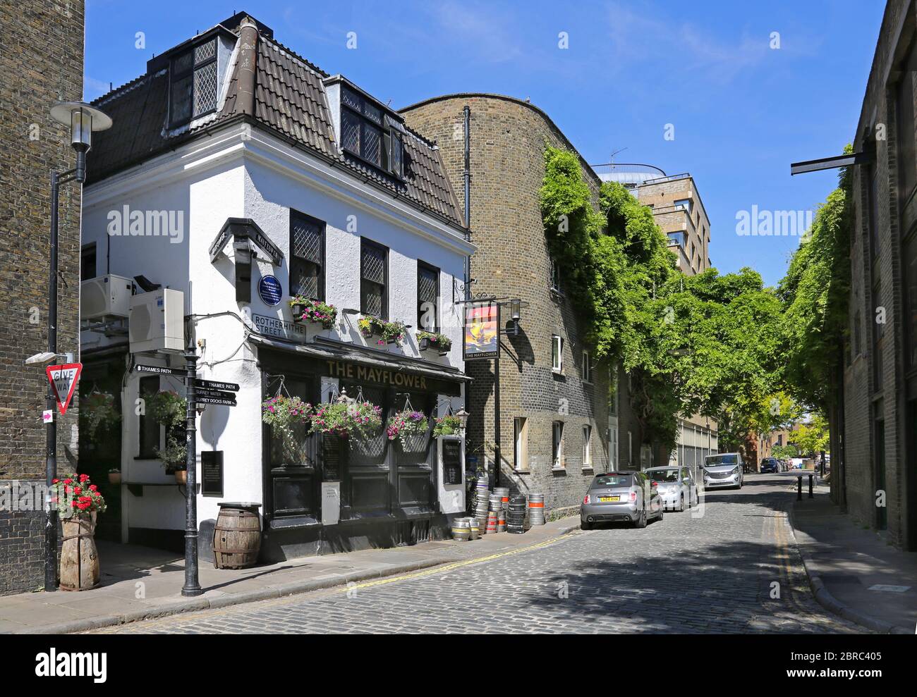 Il pub Mayflower su Rotherhithe Street nel sud-est di Londra, Regno Unito. Un tradizionale edificio pubblico sul Tamigi - chiuso a causa della chiusura di Covid. Foto Stock