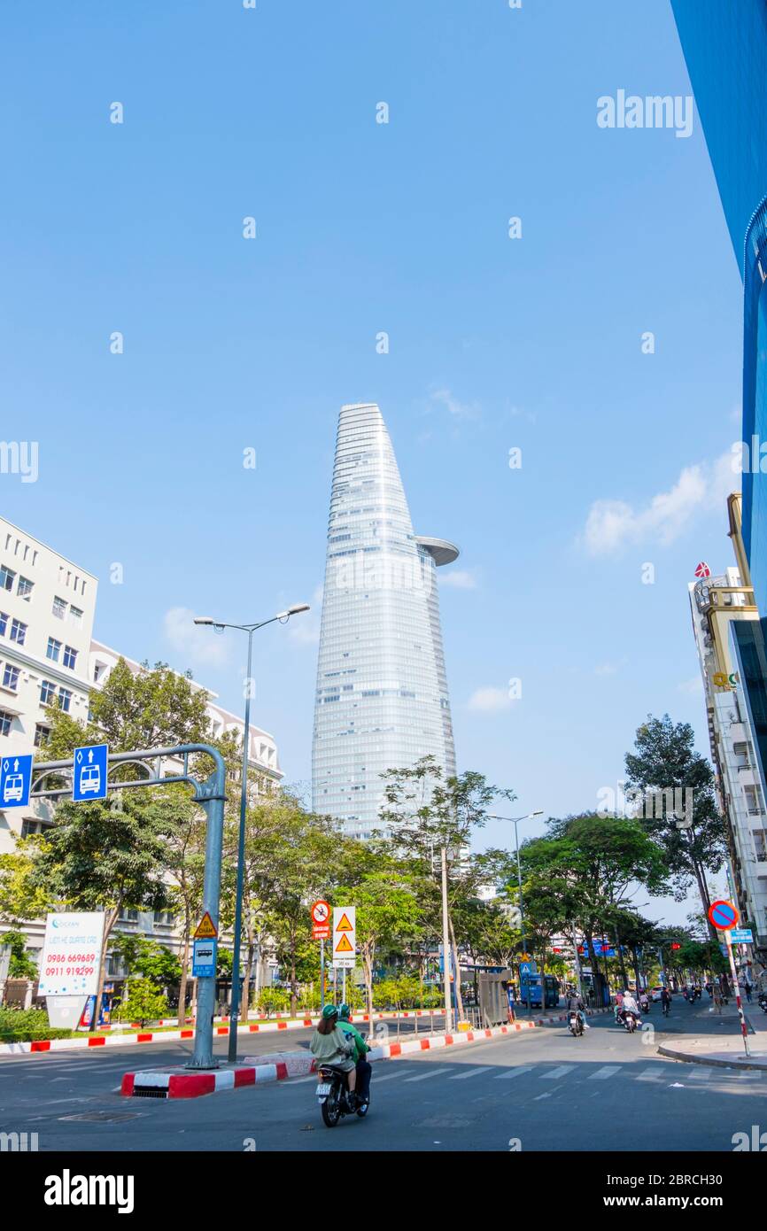 Ham Nghi Avenue, con Bitexco torre finanziaria, distretto 1, ho Chi Minh City, Vietnam, Asia Foto Stock