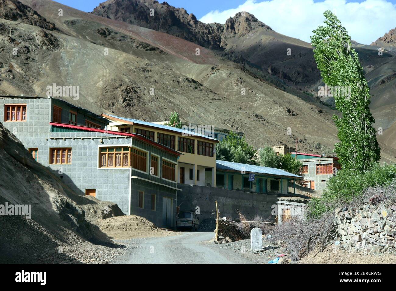 Ladakh lasciare Kargil terra nature bellezza paesaggio per i turisti e per i viaggiatori montagna arrampicata. Wast terra di famosi corpi idrici di Kargil Ladakh Let Foto Stock