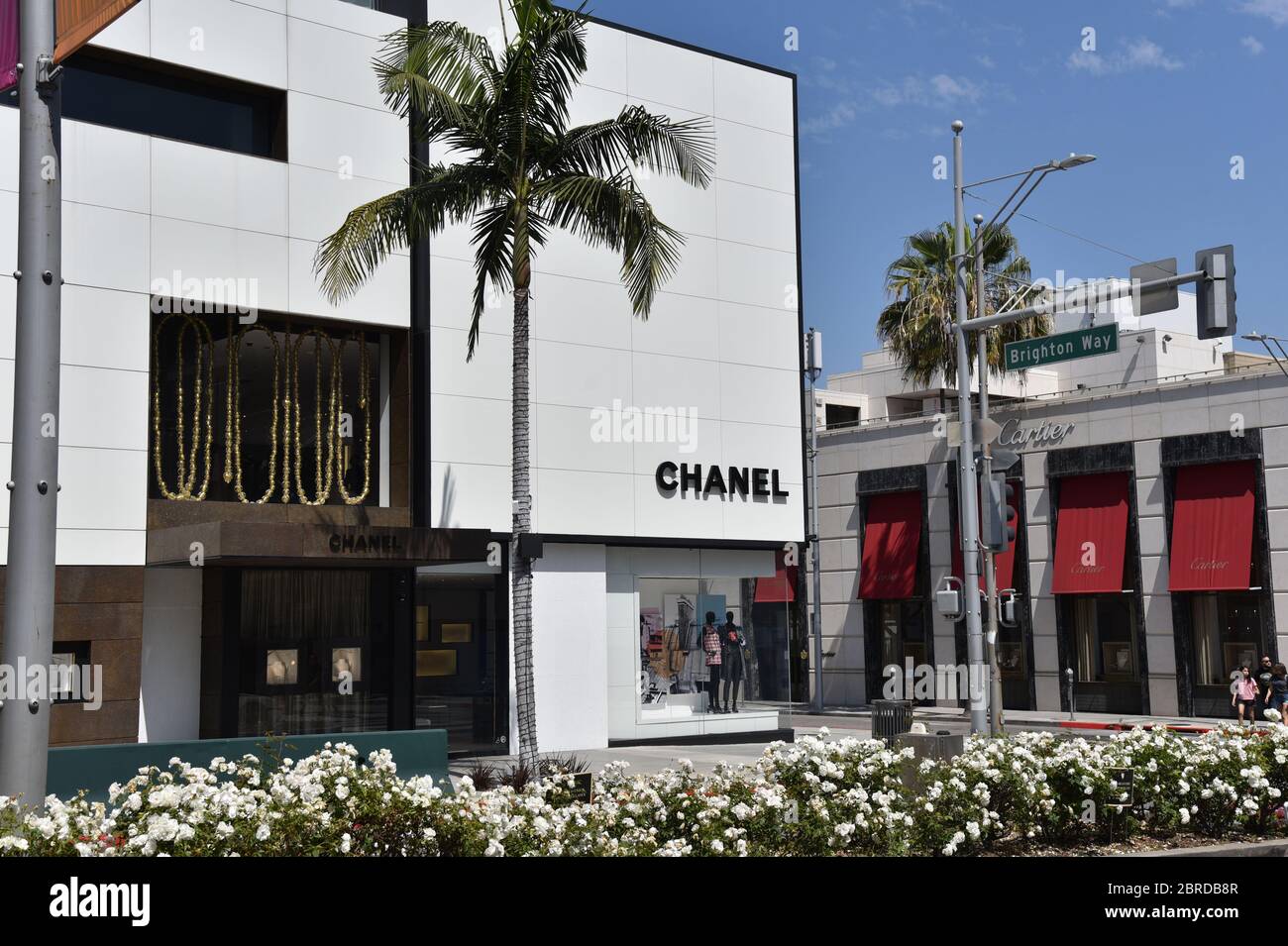 Beverly Hills, CA/USA - il negozio Chanel su Rodeo Drive è chiuso e le strade deserte durante la quarantena COVID-19 Foto Stock