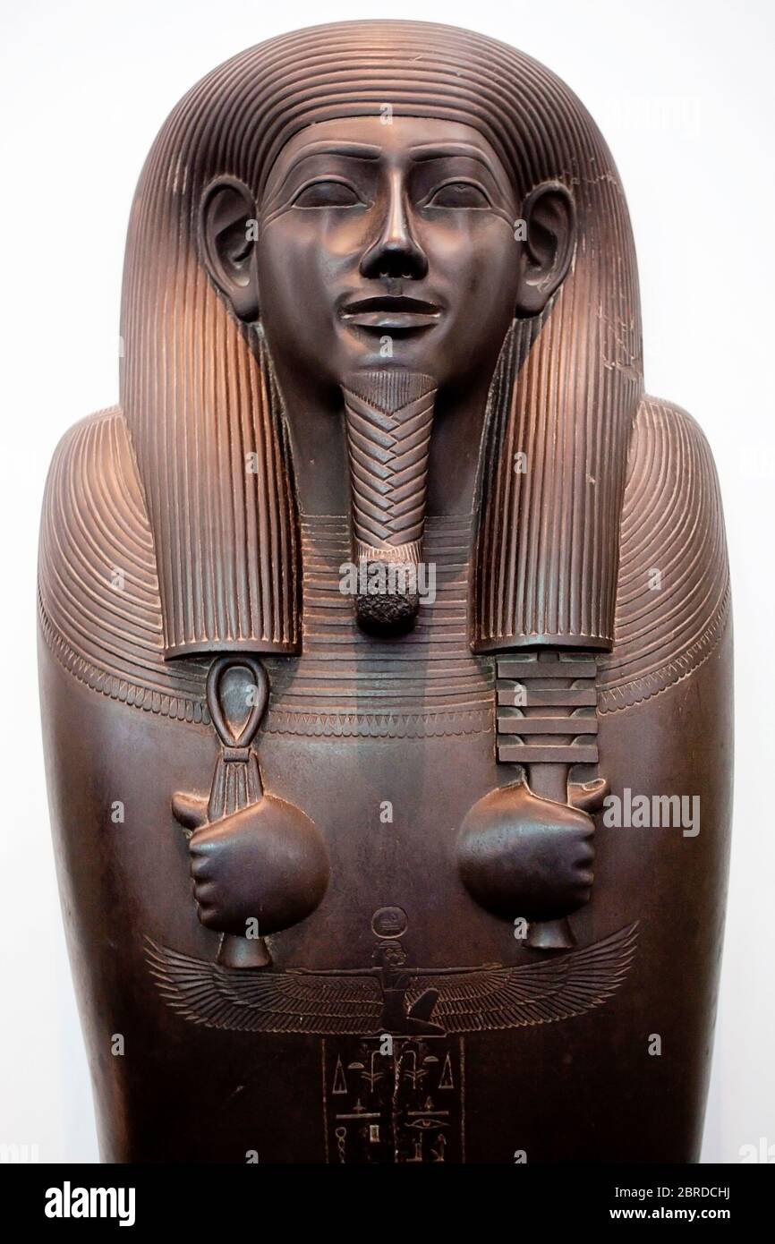 Il coperchio intagliato del sarcofago antropoide del vizier Sasobek, il British Museum Foto Stock