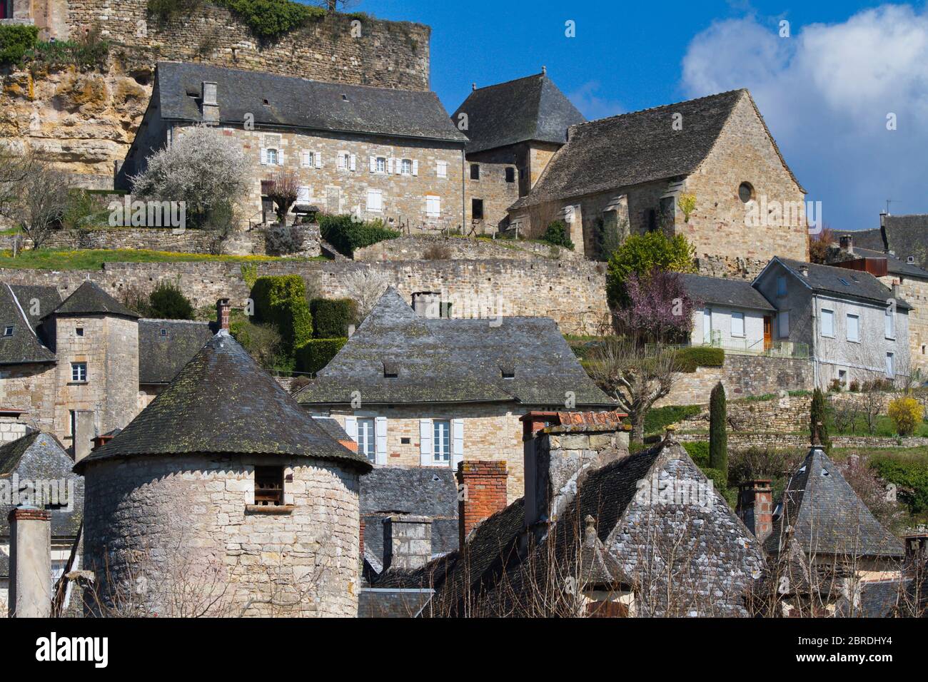 Turenne, Limousin/France; 03 marzo 2016. Turenne è un comune francese situato nel dipartimento della Corrèze nella regione del Limosino. Foto Stock