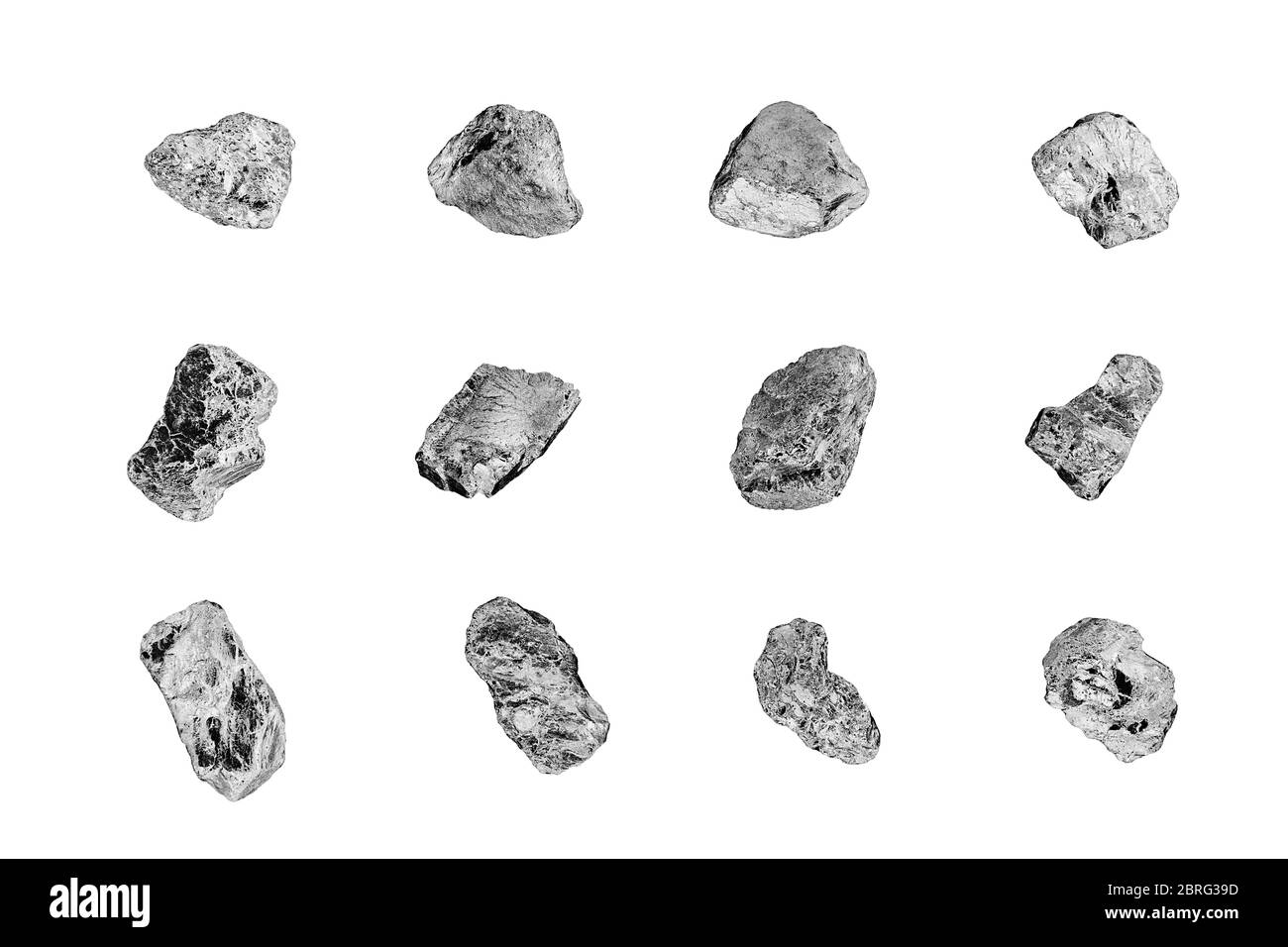 Pietre d'argento set bianco sfondo closeup isolato, raccolta di noccioli di miniera di ferro, grigio metallizzato rock campioni di texture, pezzi di minerale di metallo, rubbie ruvide Foto Stock