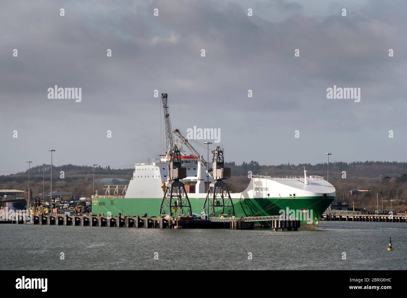 Nave da carico RO-Ro Eddystone sul Solent, Hampshire, Inghilterra. Foto Stock