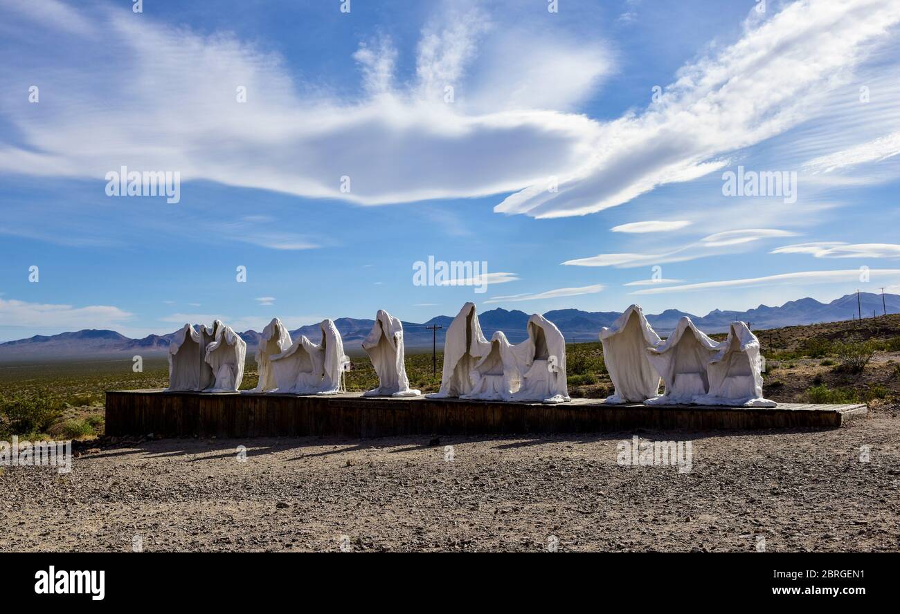 Città fantasma di Rhyolite, Beatty Nevada - il Museo all'aperto di Goldwell. Il Museo ha avuto inizio nel 1984 con la creazione e l'installazione di una grande scultura di Foto Stock