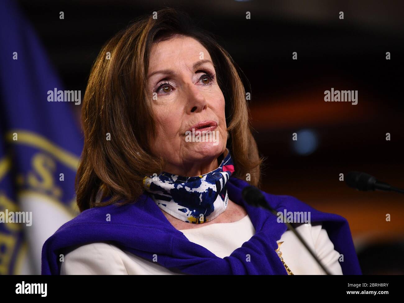 Washington, Stati Uniti. 21 Maggio 2020. Il portavoce della Camera Nancy Pelosi, D-Calif., interviene in una conferenza stampa sui diritti di voto e di voto per posta nell'anniversario dell'approvazione del 19° emendamento, suffragio delle donne, a Capitol Hill, Washington, DC giovedì 21 maggio 2020. Foto di Kevin Dietsch/UPI Credit: UPI/Alamy Live News Foto Stock