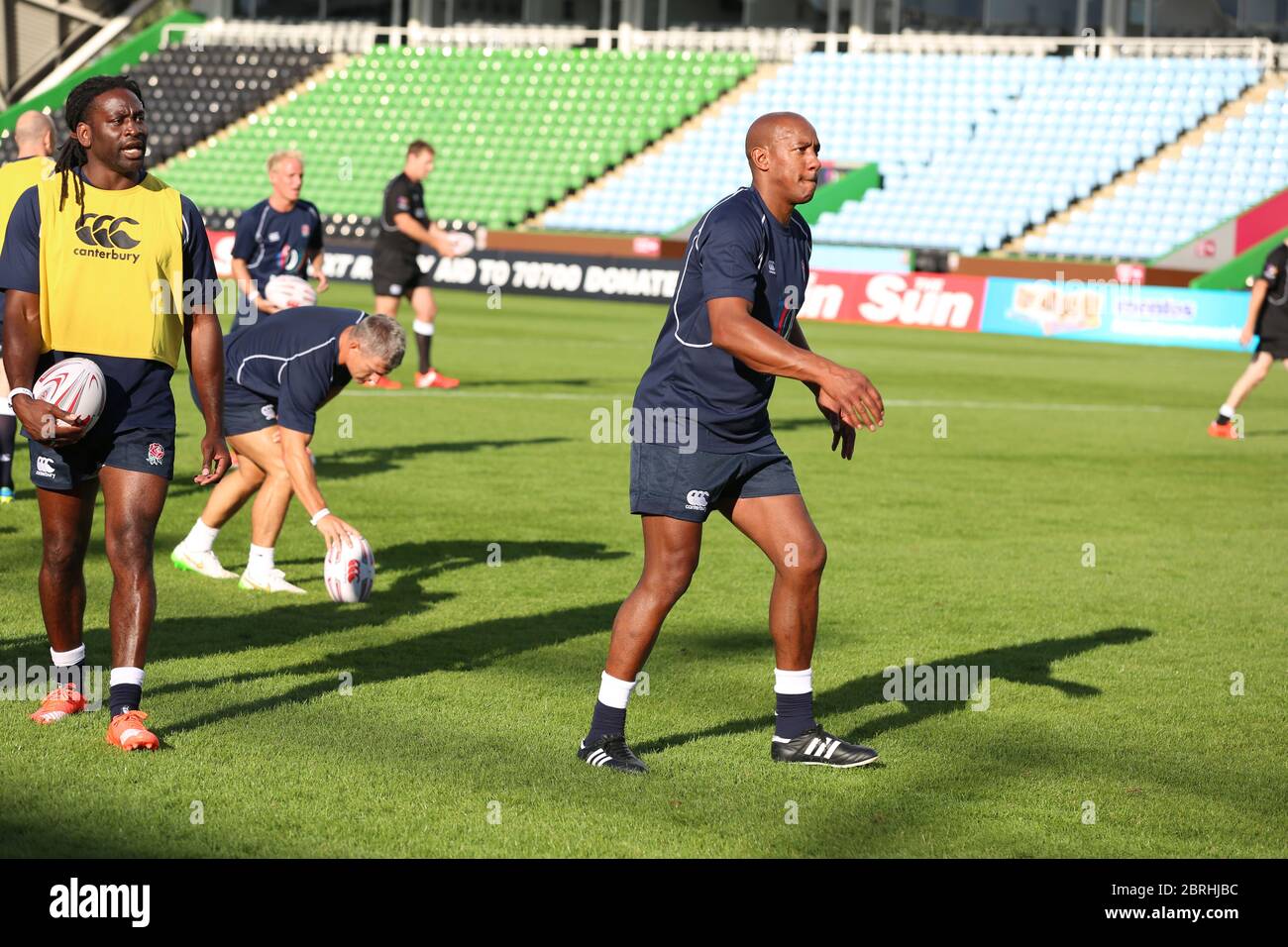 Prove di Jamie Laing del Chelsea per l'aiuto di Rugby per gli eroi 2015. La partita inaugurale di Rugby Aid, con ex giocatori internazionali, celebrità e membri di servizio delle forze armate, si è svolta allo stadio di Twickenham Stoop venerdì 4 settembre. La partita è stata mostrata in diretta su BT Sport e la consapevolezza attraverso lo sport del rugby , la comunità dei fan e la più ampia rete di giocatori professionisti per sostenere il personale militare che fa ritorno dal servizio militare alla vita civile . Foto Stock