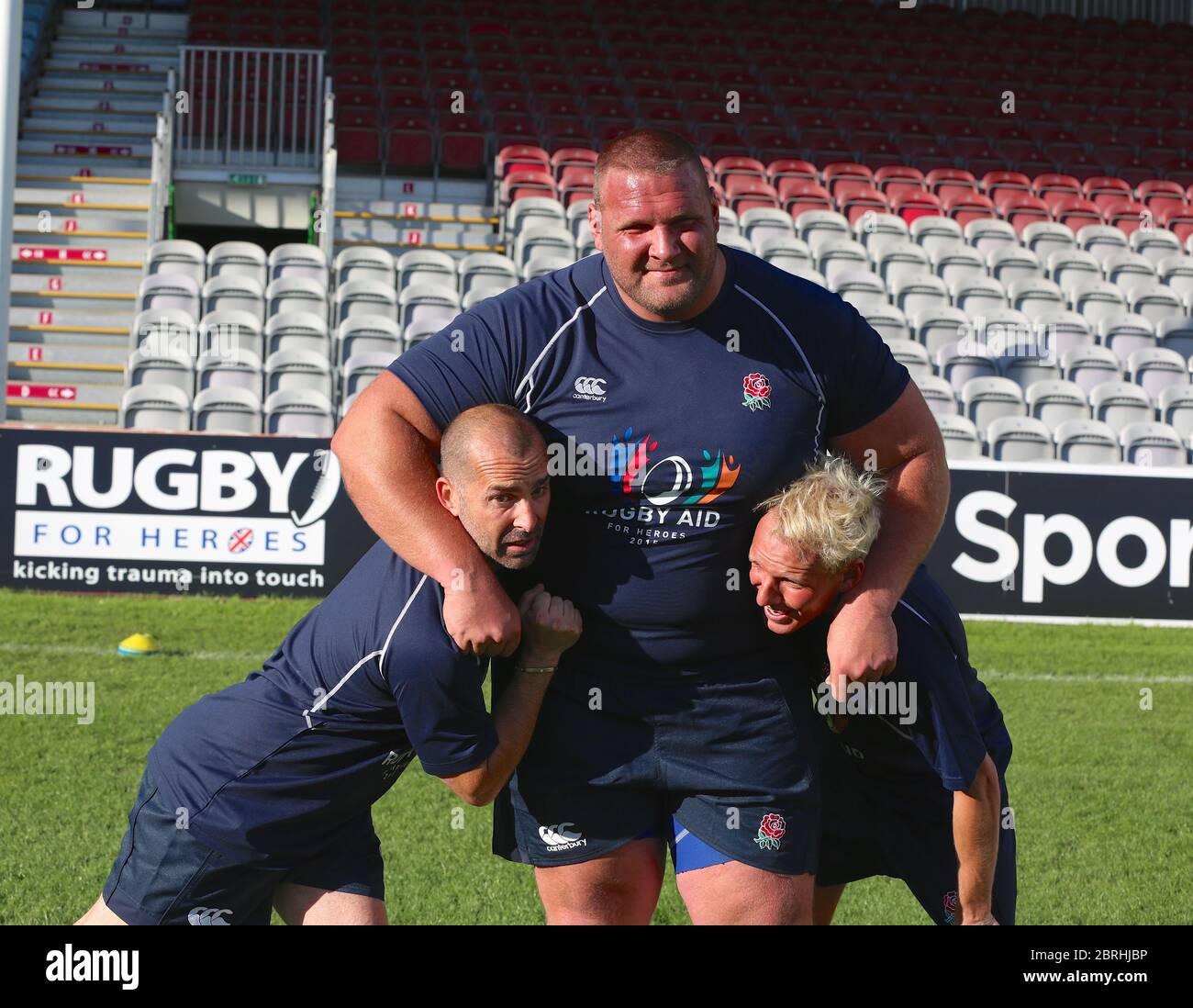 Prove di Jamie Laing del Chelsea per l'aiuto di Rugby per gli eroi 2015. La partita inaugurale di Rugby Aid, con ex giocatori internazionali, celebrità e membri di servizio delle forze armate, si è svolta allo stadio di Twickenham Stoop venerdì 4 settembre. La partita è stata mostrata in diretta su BT Sport e la consapevolezza attraverso lo sport del rugby , la comunità dei fan e la più ampia rete di giocatori professionisti per sostenere il personale militare che fa ritorno dal servizio militare alla vita civile . Foto Stock