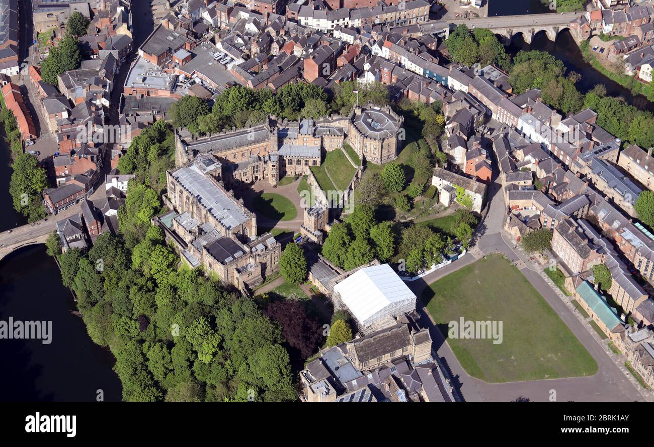 Vista aerea del castello di Durham, inclusi alcuni dipartimenti della Durham University Foto Stock
