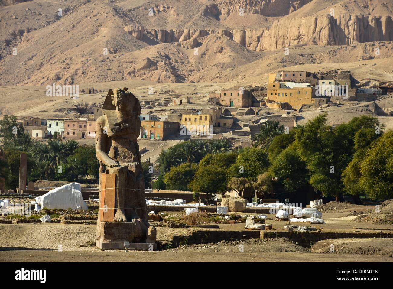 Colossi di Memnon a Tebe, Egitto Foto Stock
