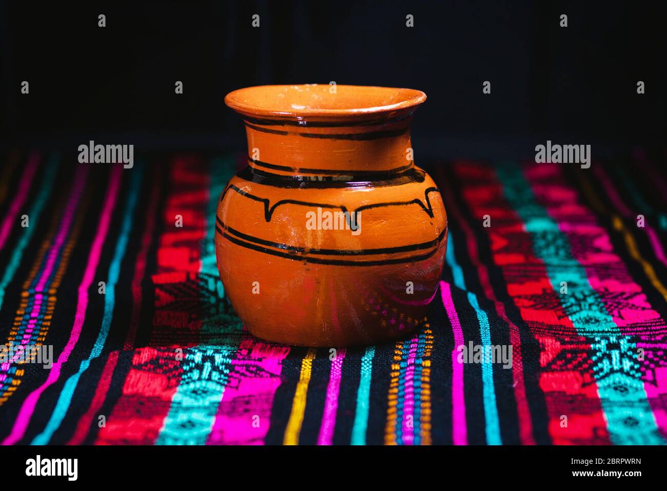 tazza di argilla messicana tradizionale per il caffè in Messico Foto Stock