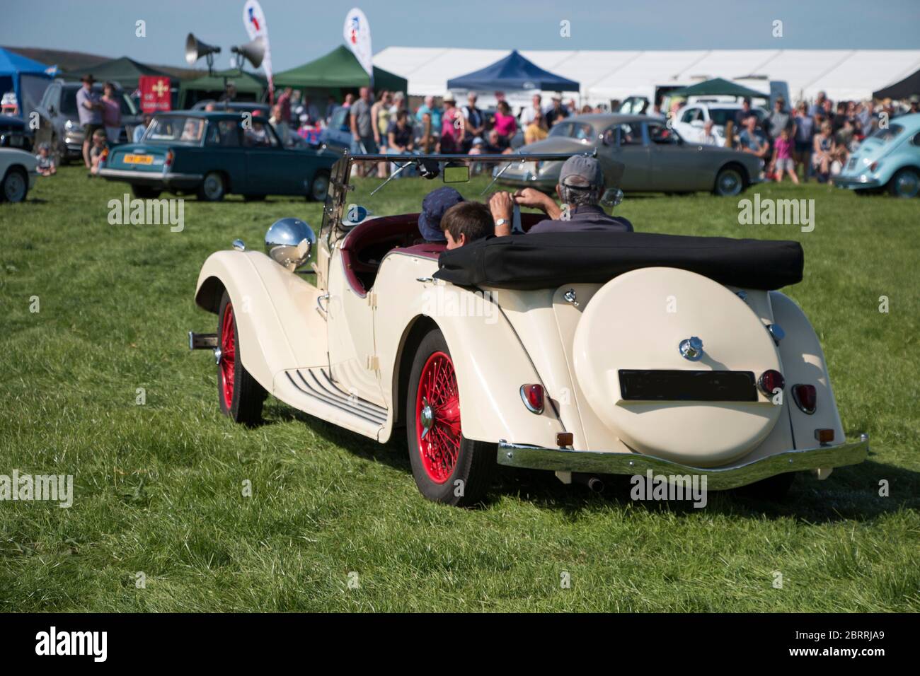 Riley, settembre 1936, Bianco, 1479cc, benzina. Auto d'epoca, mostra di auto Camrose Foto Stock