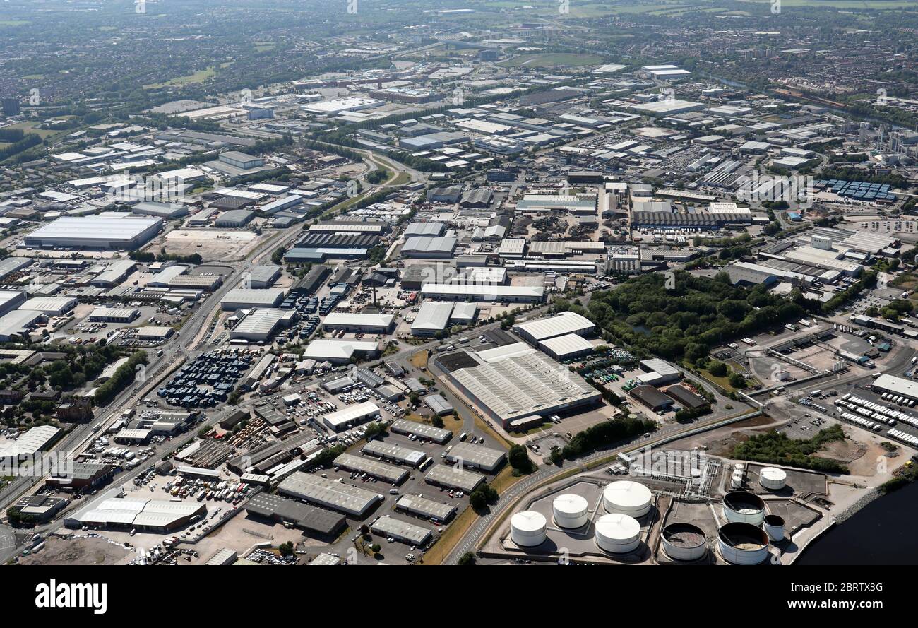 Vista aerea del gigante Trafford Park Industrial Estate visto da est. Manchester, Regno Unito Foto Stock