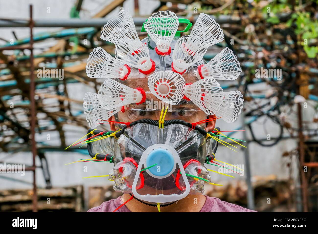 Maschera per il viso improvvisata immagini e fotografie stock ad alta  risoluzione - Alamy