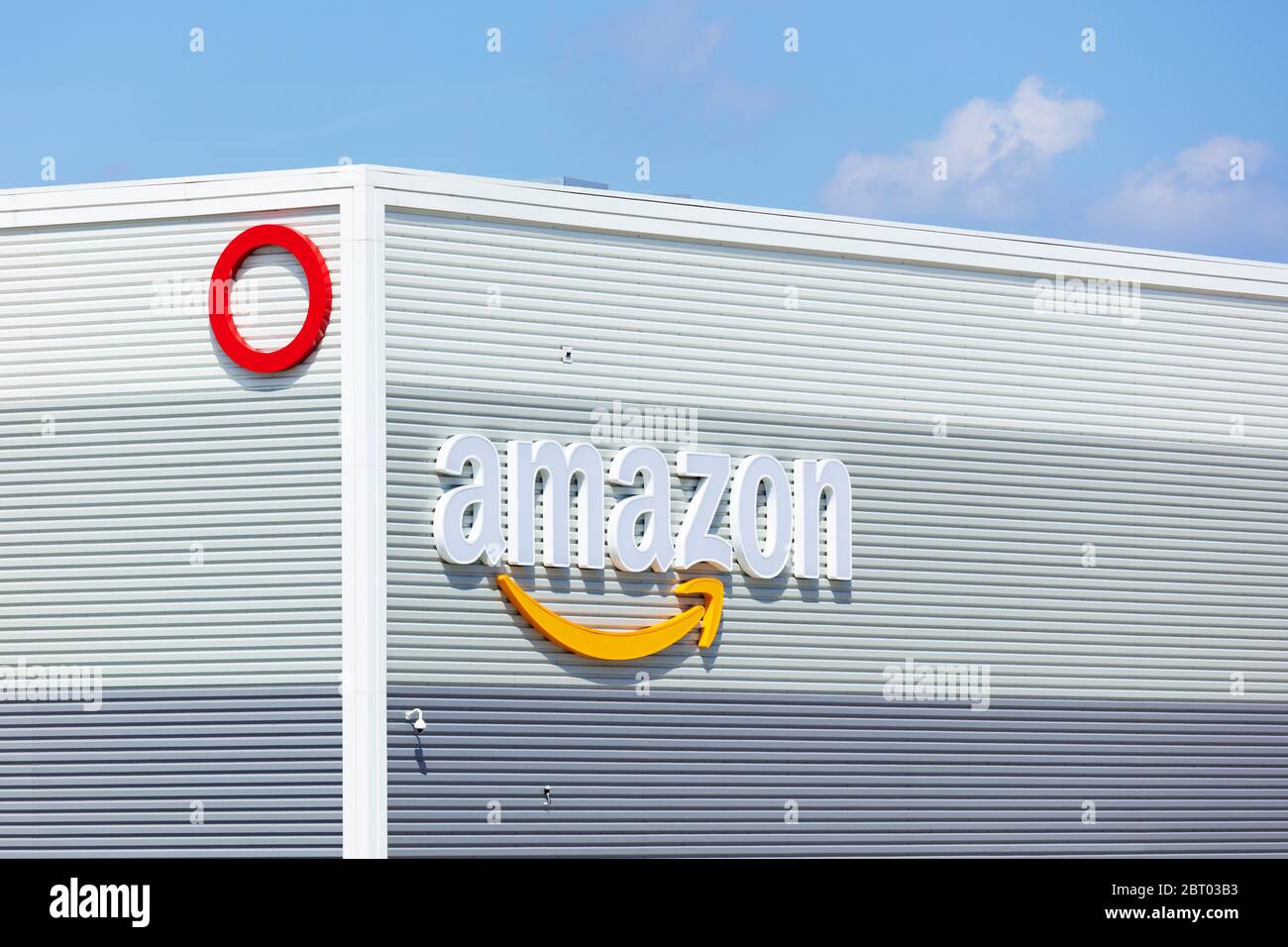 Logo Amazon, magazzino Amazon, Amazon Derby-Kegworth, SEGRO Logistics Park, East Midlands Gateway, Junction 24 M1, East Midlands Inghilterra GB Europa Foto Stock