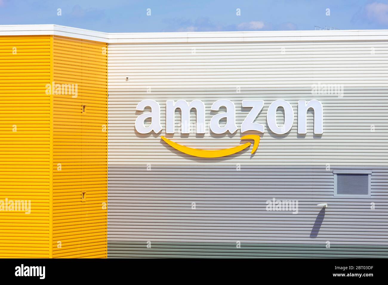 Logo Amazon Amazon Derby-Kegworth magazzino Amazon SEGRO Logistics Park, East Midlands Gateway, uscita 24 M1, East Midlands England UK GB Europa Foto Stock