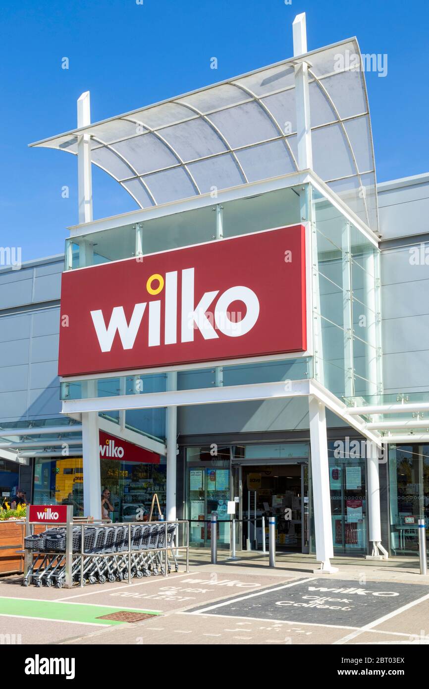 Logo Wilko sul fronte di un negozio Wilko Giltbrook Retail Park, Ikea Way, Giltbrook, Nottingham East Midlands Inghilterra GB Europa Foto Stock