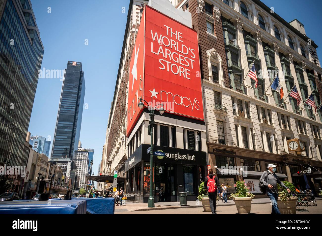 Il Macy’s chiuso in Herald Square a New York giovedì 21 maggio 2020. Macy's è stato dichiarato in trattative con New York City riguardo all'apertura del loro negozio di punta Herald Square per il ritiro dal marciapiede. (© Richard B. Levine) Foto Stock