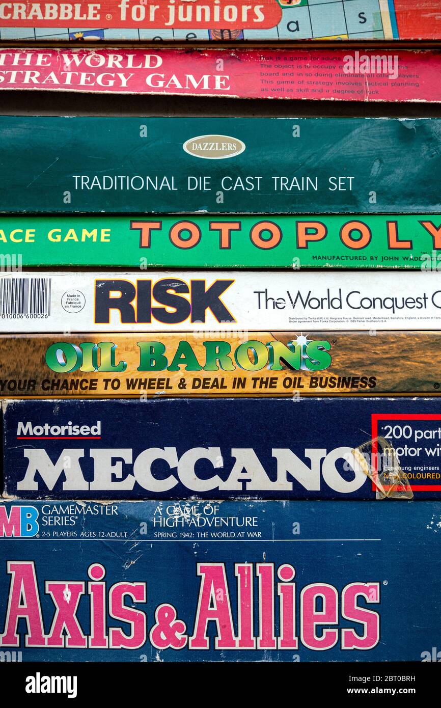 Scrabble, gioco da tavolo, Box - contenitore, sfondo bianco, Crossword Puzzle, orizzontale, Giochi di svago, totopolio, rischio, baroni olio, meccano, asse e alleati Foto Stock