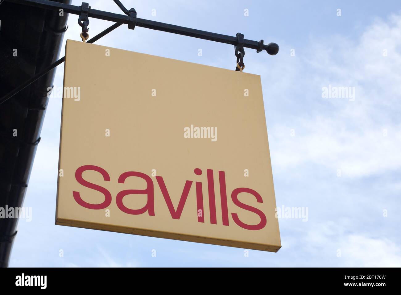 La Savills Estate Agency firma e logo nel Regno Unito Foto Stock