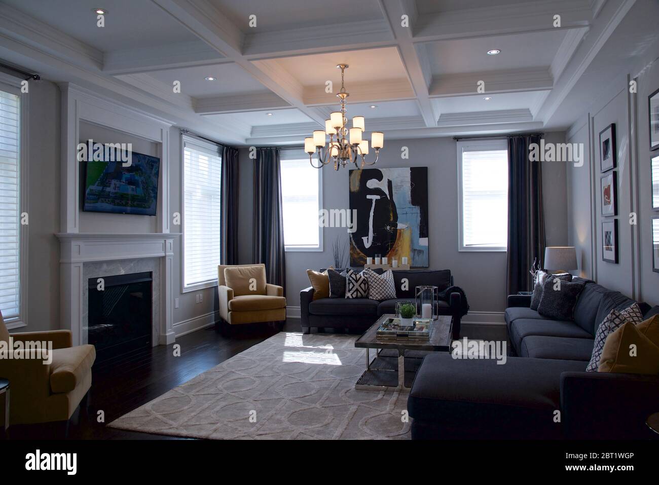 Kleinburg, Ontario / Canada - 08/31/2019: Livingroom Interior Home architettura - Foto del soggiorno - Fotografia di interni. Foto Stock