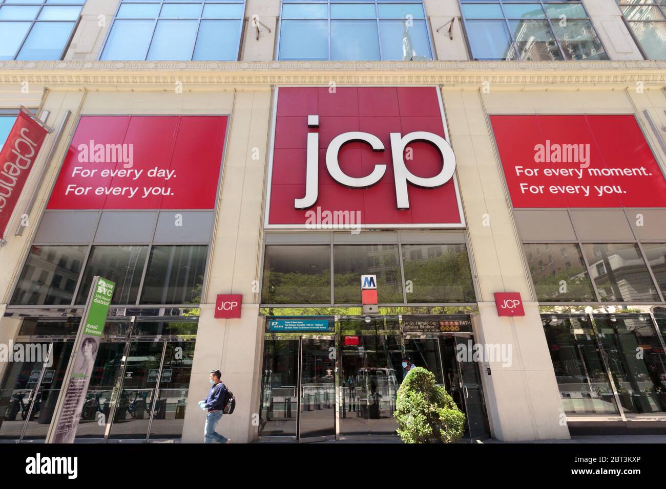 Facciata del JC Penney nel Manhattan Mall in Herald Square. JC Penney file per fallimento di recente Foto Stock