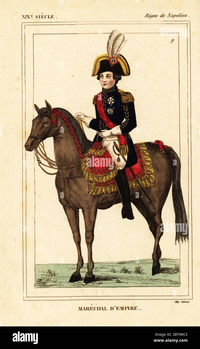 Uniforme di un francese di Marechal d'Impero Napoleonico. Litografia Handcolored da Leopoldo Massard da Le Bibliophile Jacob aka Paul Lacroix i costumi Historiques de la France (costumi storici della Francia), Amministrazione de Librairie, Parigi, 1852. Foto Stock