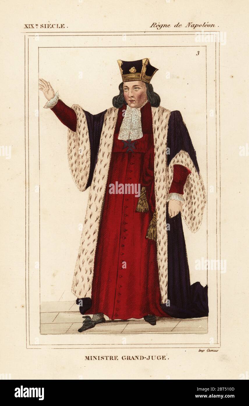 Costume di un Ministre Grand-Juge, epoca napoleonica. Litografia Handcolored da Leopoldo Massard da Le Bibliophile Jacob aka Paul Lacroix i costumi Historiques de la France (costumi storici della Francia), Amministrazione de Librairie, Parigi, 1852. Foto Stock